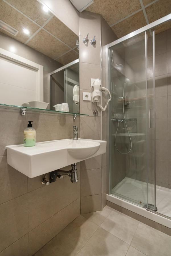 Hostal House Barselona Dış mekan fotoğraf