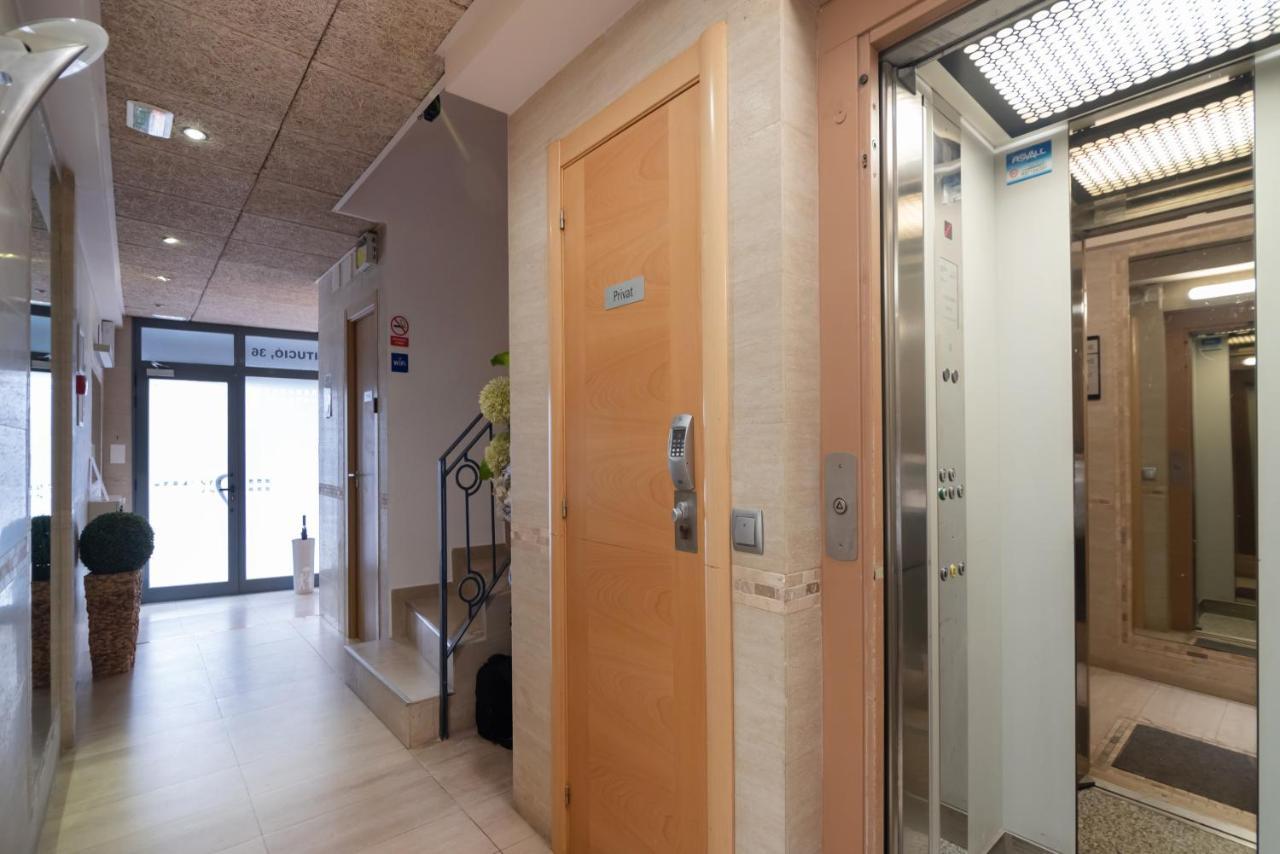 Hostal House Barselona Dış mekan fotoğraf